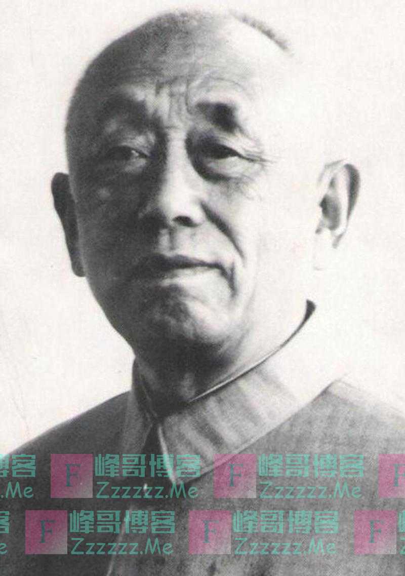 他曾担任北京军区第三任司令，1955年授中将，特殊时期被幽禁8年