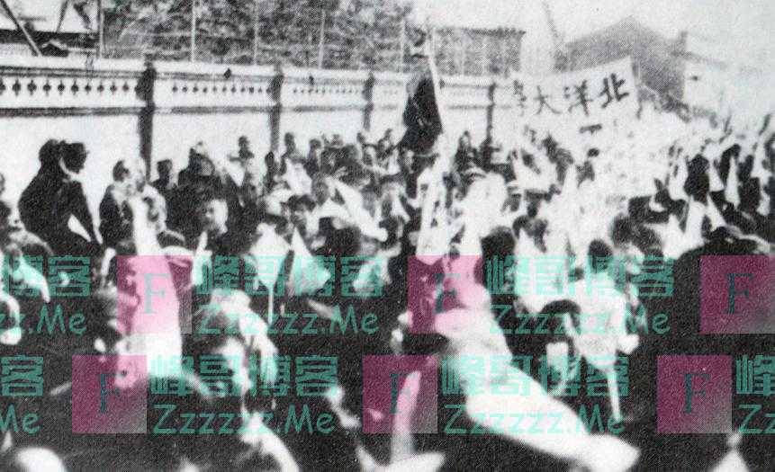 他是粟裕的老排长，1955年对军衔不满，罗荣桓：先不要给他授衔