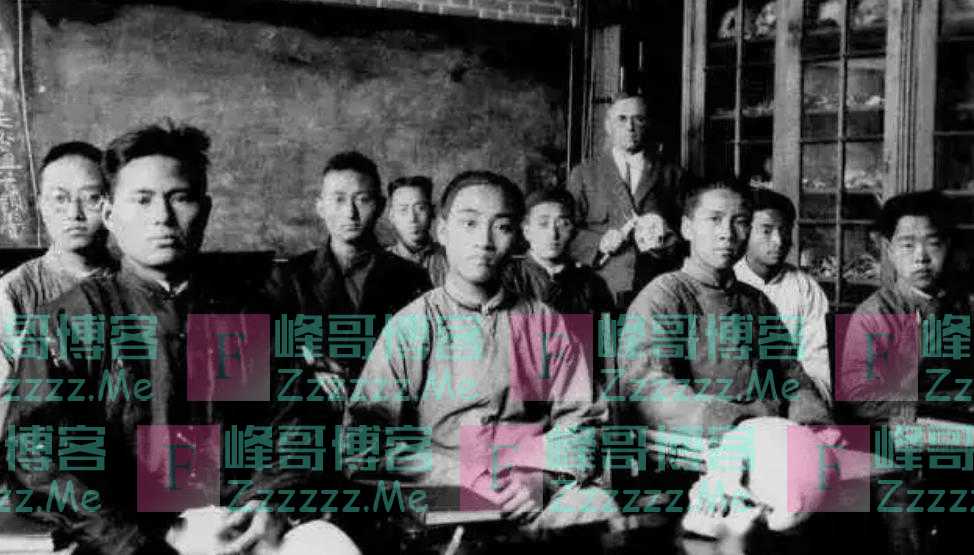 他是粟裕的老排长，1955年对军衔不满，罗荣桓：先不要给他授衔