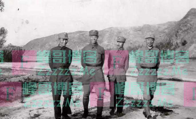 他是粟裕的老排长，1955年对军衔不满，罗荣桓：先不要给他授衔