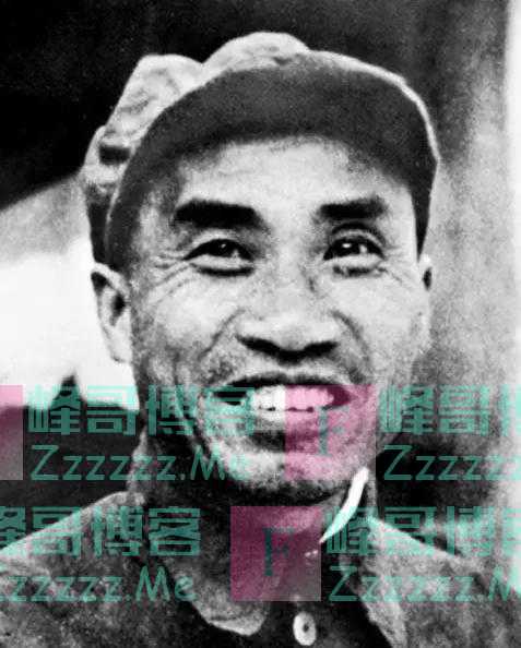 他是粟裕的老排长，1955年对军衔不满，罗荣桓：先不要给他授衔