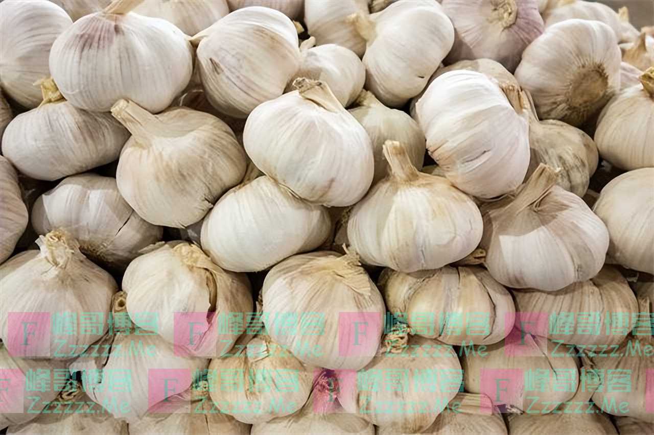 河南夫妇花170万,囤493吨大蒜放冷库,申请出库却被告知:全被卖