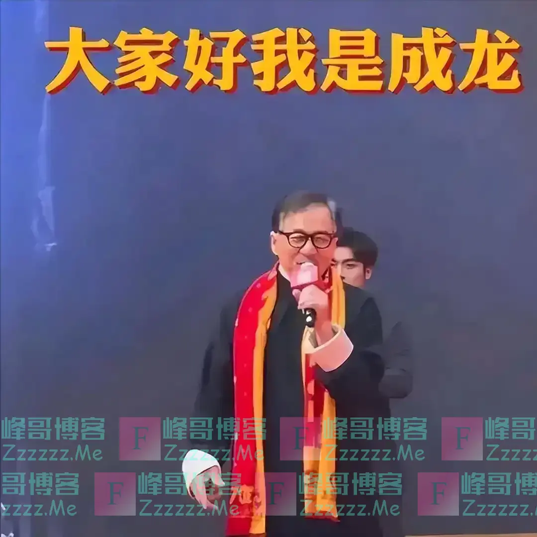 成龙断崖式衰老，白发苍苍尽显老态，网友泪目：我不能接受！