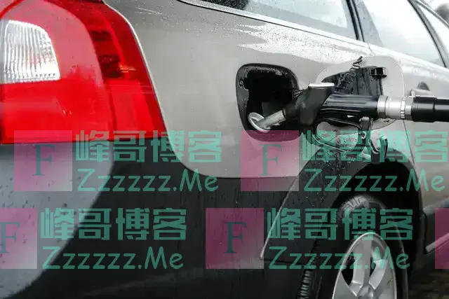 油价下跌,网友调侃,跌得有点过分了