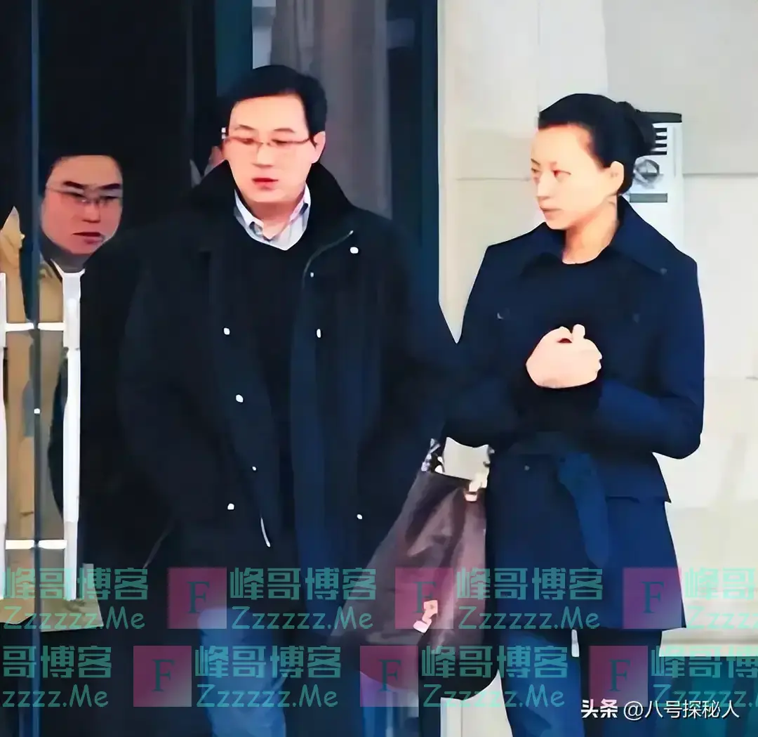 从“央视一姐”到慢慢没落,50岁的董卿走上了一条“不归路”