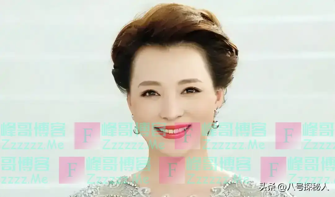 从“央视一姐”到慢慢没落,50岁的董卿走上了一条“不归路”