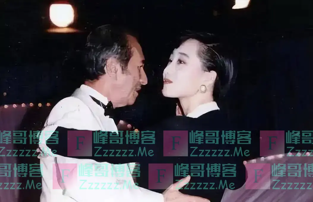 李连杰晒妻子近照,61岁利智衰老似奶奶,62岁黄秋燕依然风采不减
