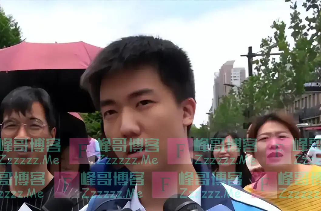 提前15分钟交卷,公然嘲讽高考题目太垃圾的林欢,最终考了多少分