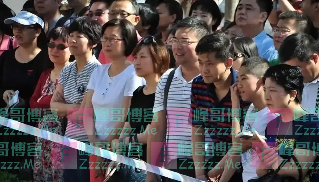 提前15分钟交卷,公然嘲讽高考题目太垃圾的林欢,最终考了多少分
