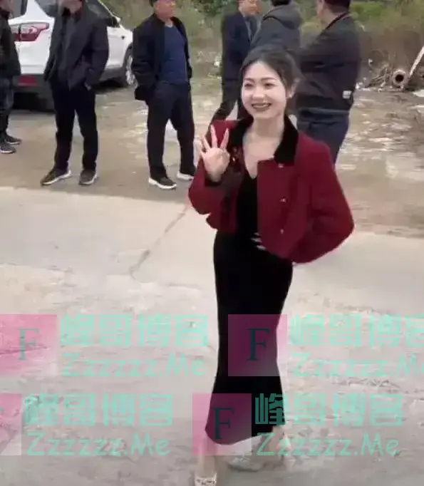 河南00后女子订婚现场，因高颜值火了，网友羡慕新郎：捡到宝了！