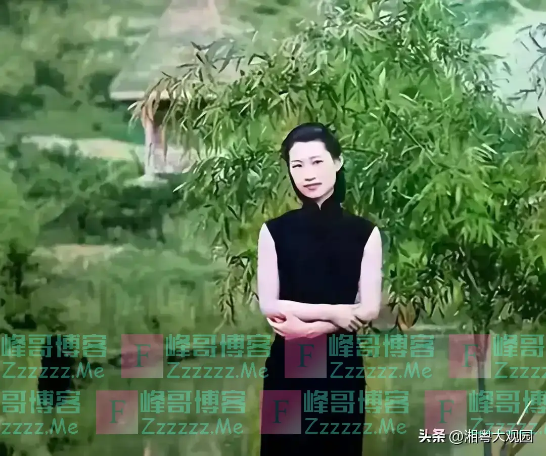 2000年，100岁的张学良和赵一荻拍了最后一张照片，男的帅女的美