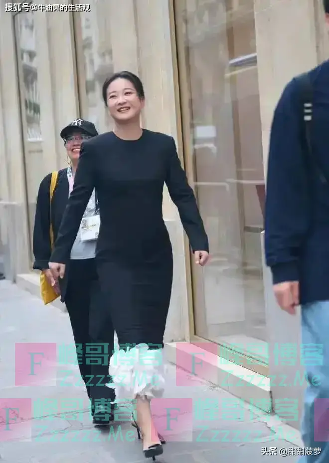 贾玲花200万减肥反弹40斤,公开亮相巴黎的她,又胖回去了?