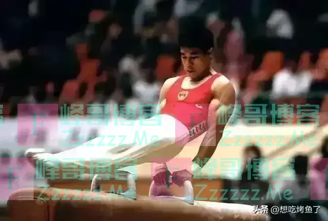 李宁成小老头?独自提包现身巴黎奥运,头发花白驼背惹心酸