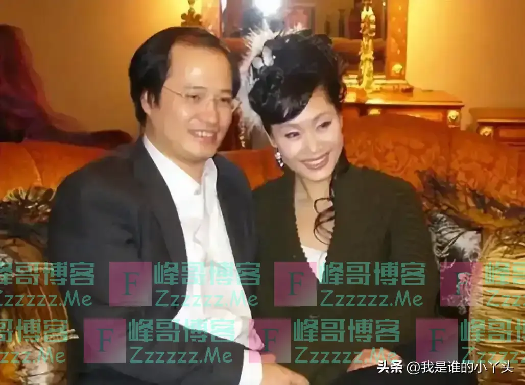 57岁于文华现状不惨,住农村简陋房裙子拖地喂土狗,曾遭前夫背叛