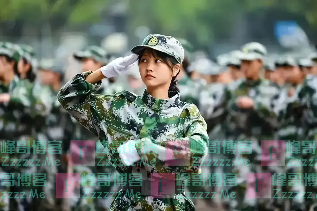 女同学在阳光下“一览无余”:学校半透明军训服走红,谁敢穿?