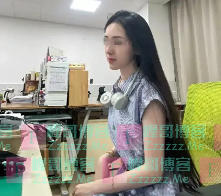 “我不会跪着服务家长！”，浙江女老师被骂后退群离职，家长蒙了