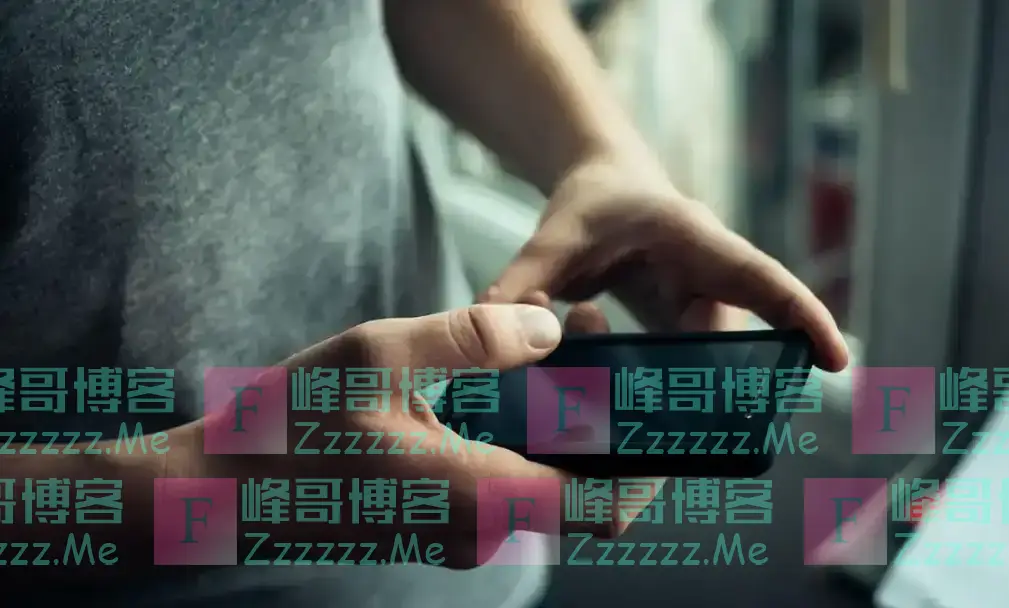 手机的监听开关要尽快关闭,不然你看过什么,手机就向你推荐什么