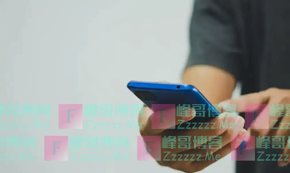 手机的监听开关要尽快关闭,不然你看过什么,手机就向你推荐什么