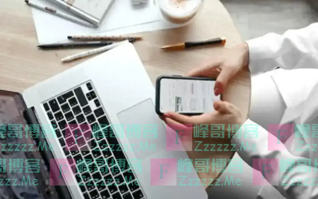 手机的监听开关要尽快关闭,不然你看过什么,手机就向你推荐什么