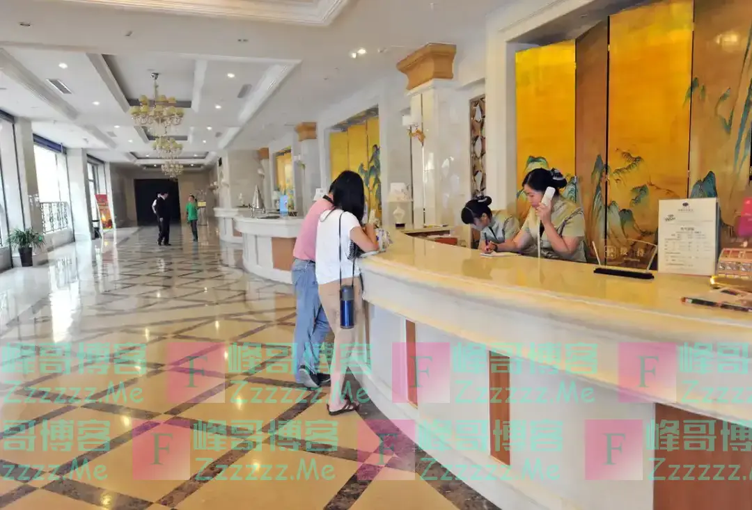 为何现在很少酒店查房了,难道不怕顾客“乱来”吗?前台说出实话