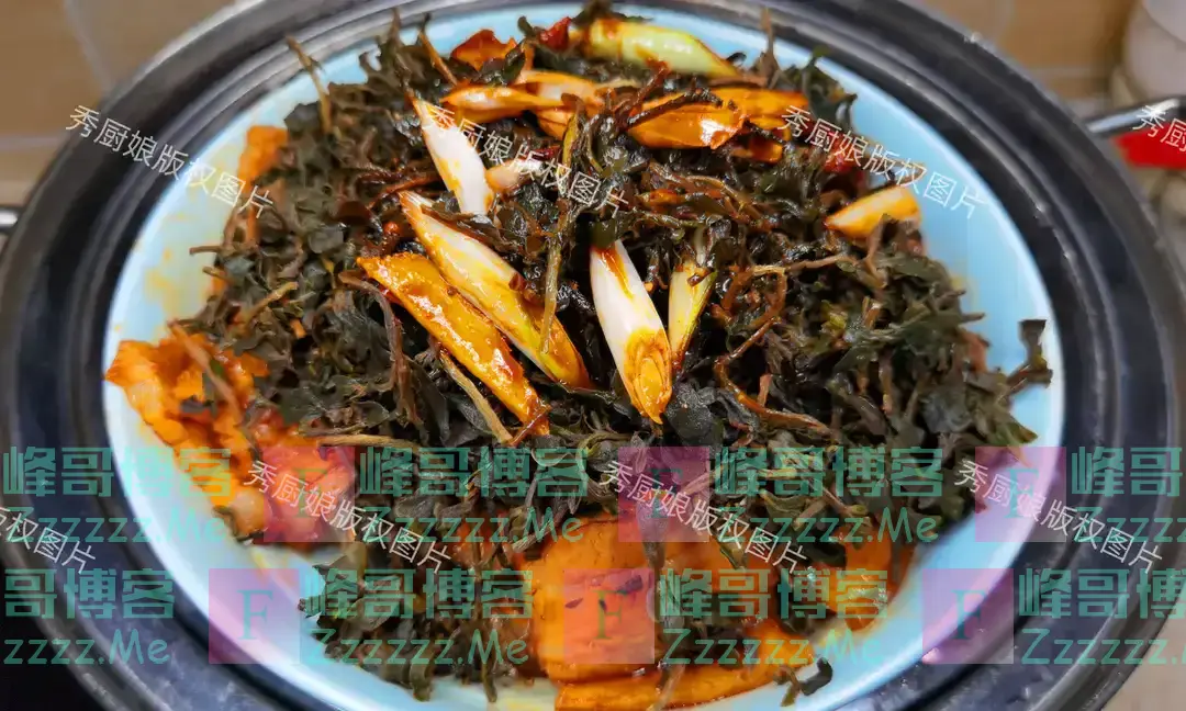 秋天遇到这菜使劲吃,农村遍地是,割20斤晒成干,冬天炖肉吃真香