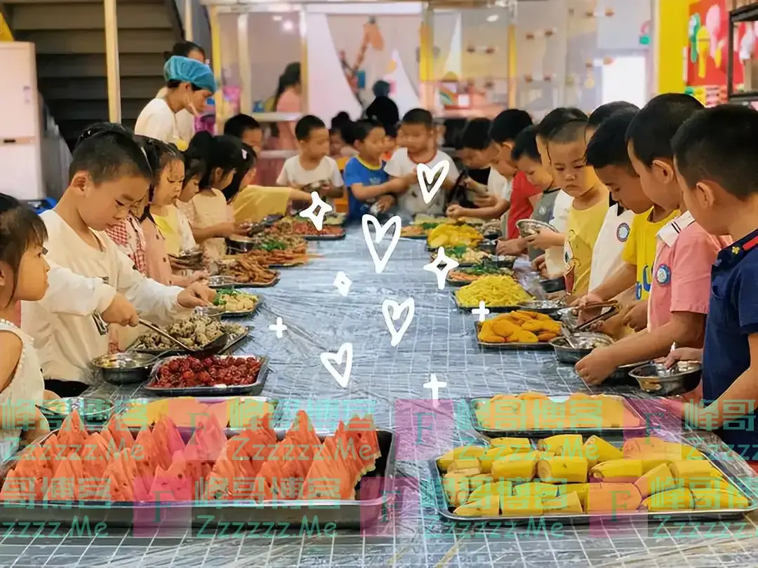 幼儿园活动带28份榴莲，妈妈立马请假，被显眼包家长内涵