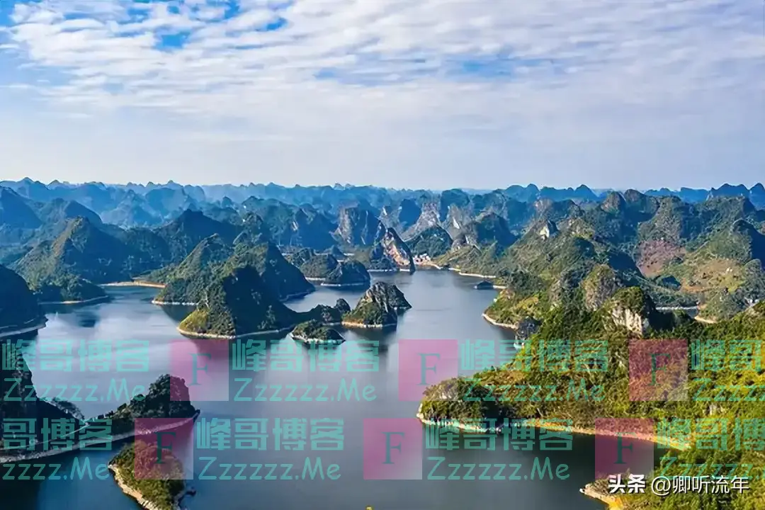 丹霞山,两块石头太像生殖器而走红,游客直言:大自然的鬼斧神工