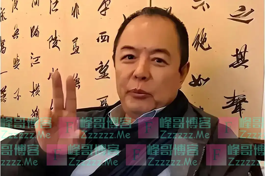 善恶终有报！66岁双腿包扎瘫在轮椅的张铁林，已活成一个“笑话”