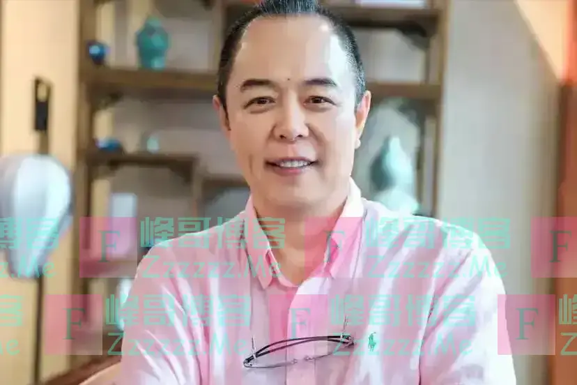 善恶终有报!66岁双腿包扎瘫在轮椅的张铁林,已活成一个“笑话”
