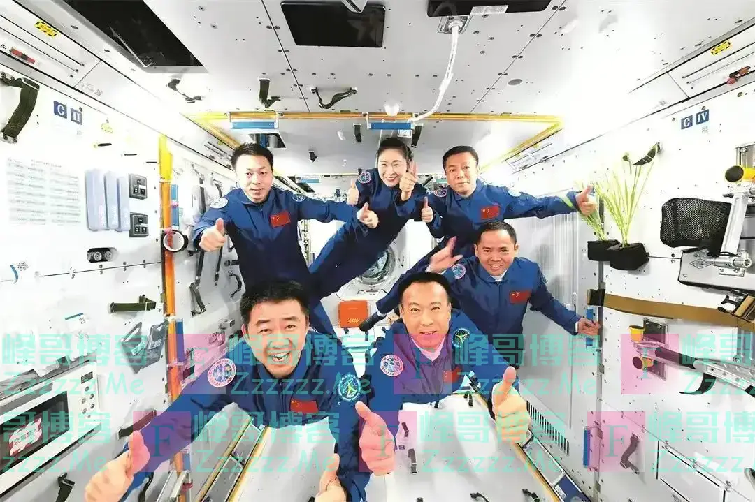 怎么回事!神舟十八号明明安全返回,3名航天员的脸为什么肿了?