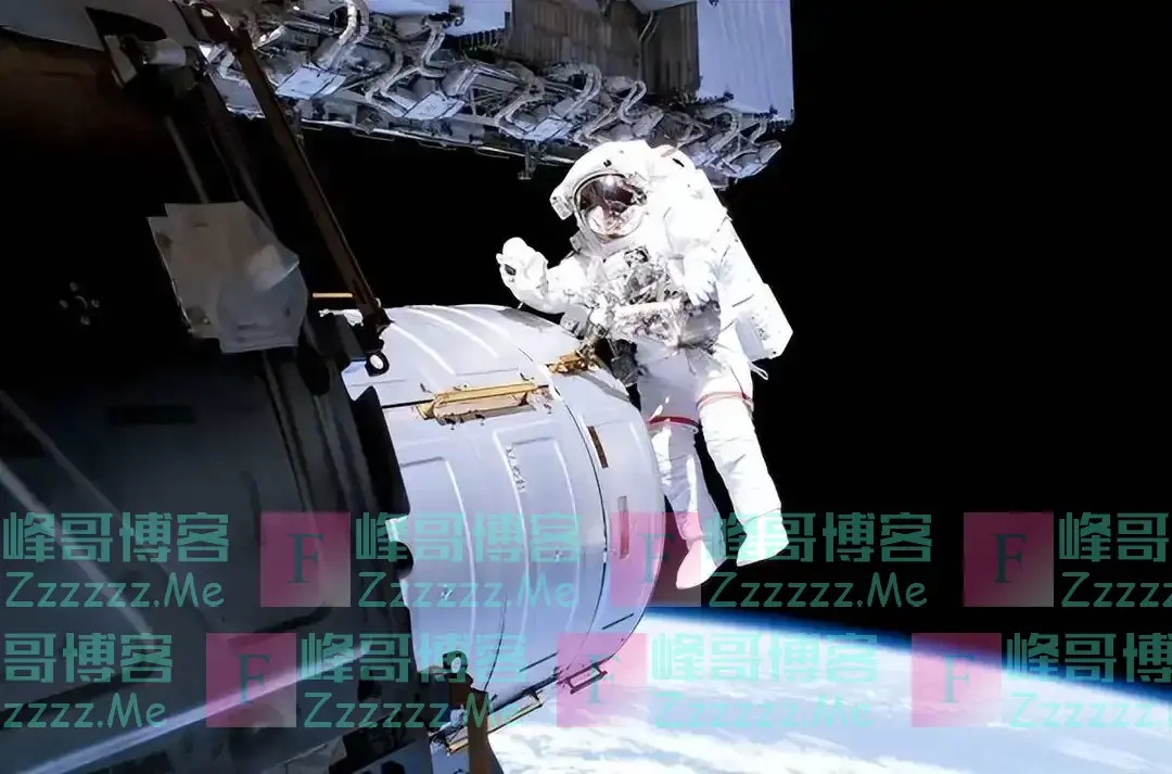 怎么回事!神舟十八号明明安全返回,3名航天员的脸为什么肿了?