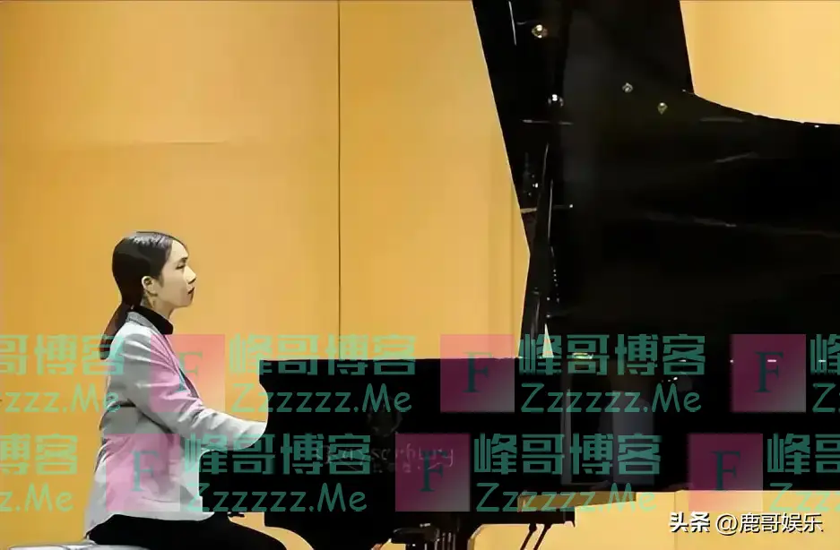 18岁成特朗普儿子同学,黄磊花几千万培养女儿当“真名媛”值吗?