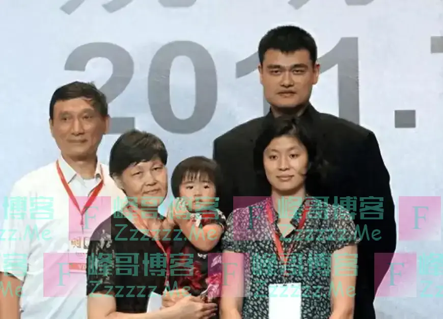 姚明女儿身高已超妻子叶莉,200斤体重穿着朴素,身高有望达2米15